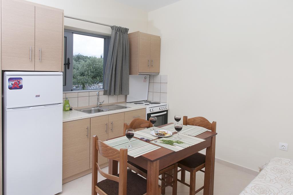 Sundy Maria Apartments Stoupa Ngoại thất bức ảnh